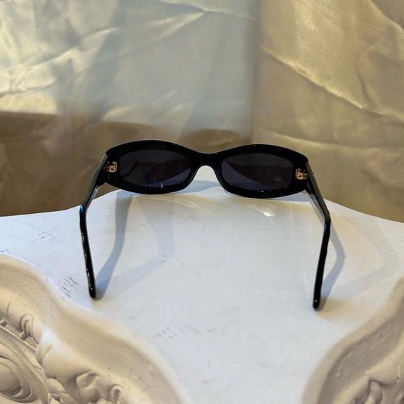 Chanel 5014 CC Quilted Vintage Sunglasses in Black and Gold Hue - Picture 8 of 17